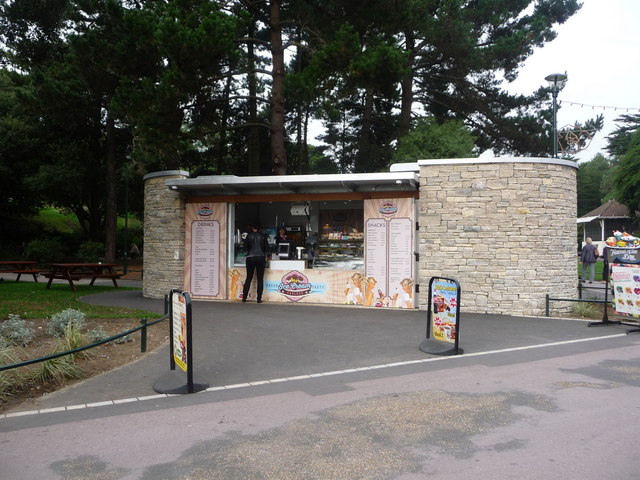 Bournemouth: new refreshment kiosk in the Gardens