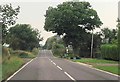 Bungalows along B4386  west of disused railway