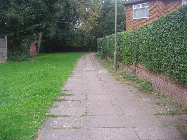Path between Brook Avenue and West Way