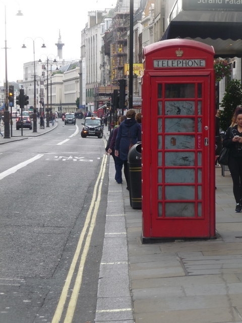London: red phone box, 368 Strand