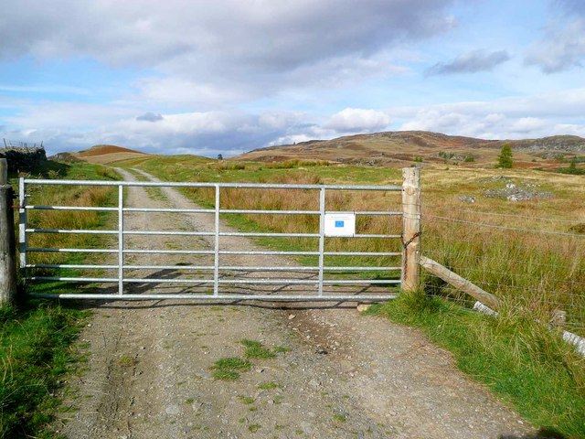 Gate on the Loch Ordie track