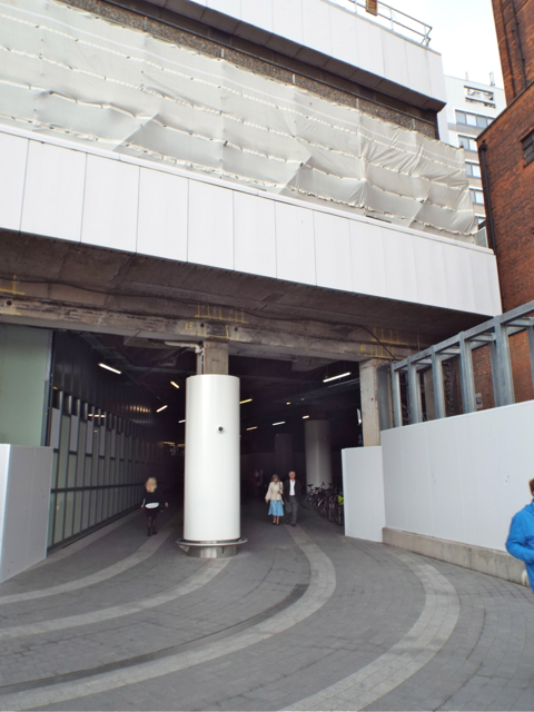 Walkway under the northeast corner of New Street station
