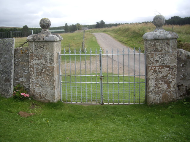 Kirkyard Gates, Upper Cabrach church © Stanley Howe cc-by-sa/2.0 ...