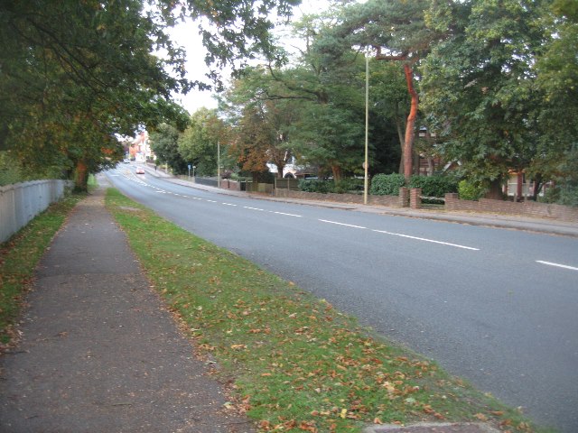 View along Farnborough Road