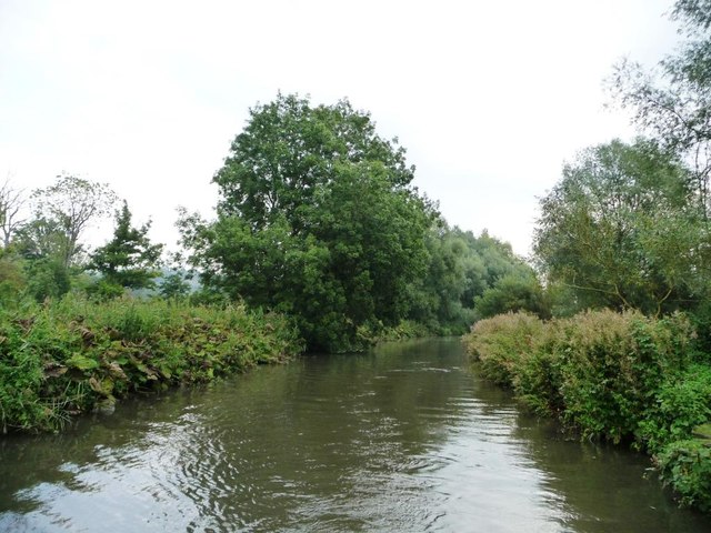The Kennet & Avon canal, looking east