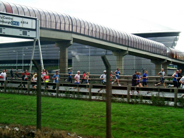 Runners at Finnieston