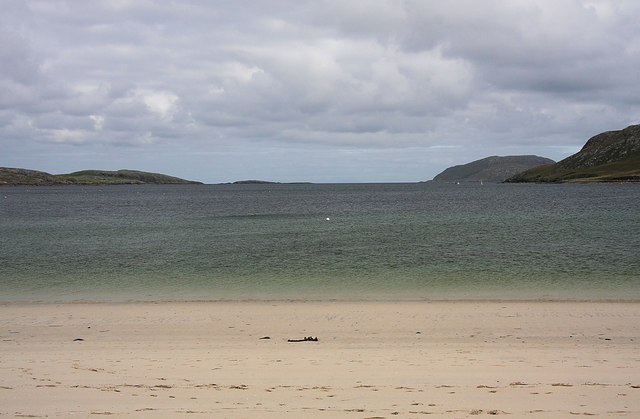 Vatersay Bay © Bob Jones cc-by-sa/2.0 :: Geograph Britain and Ireland