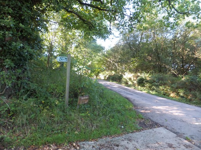 Footpath sign for Woodscombe