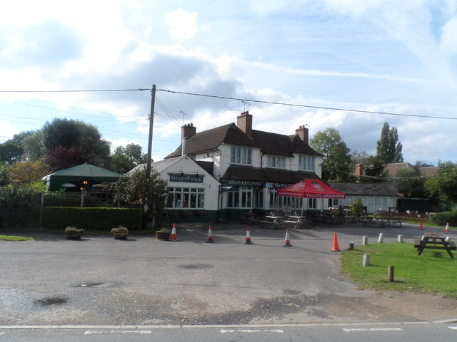 The Frog and Wicket pub, Eversley Cross © Bikeboy :: Geograph Britain ...