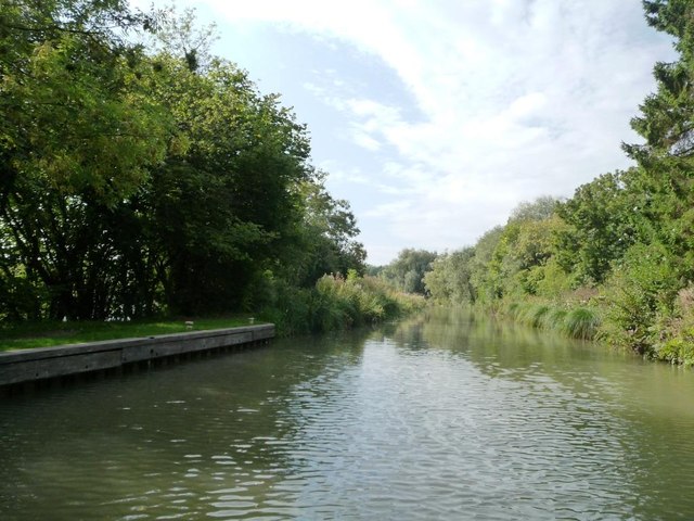 Kennet & Avon canal, looking west