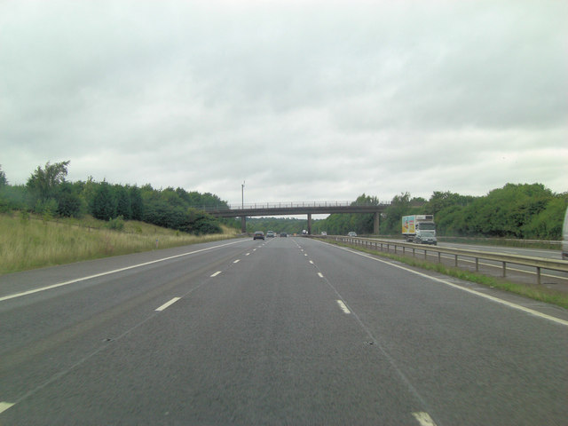M40 crossed by Finwood Road overbridge
