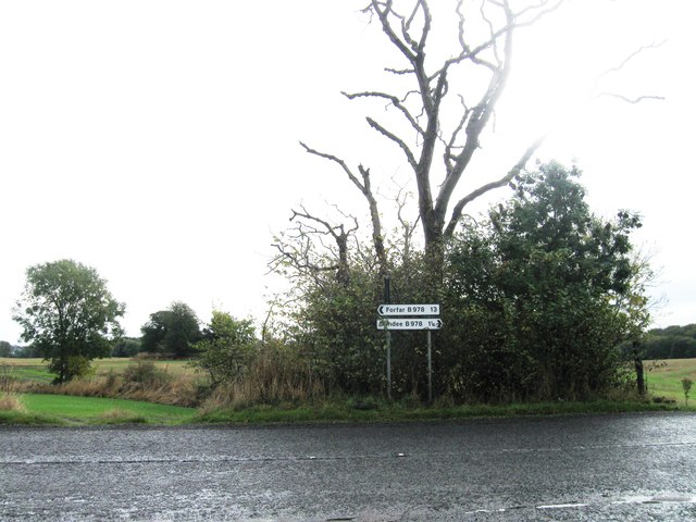 Road junction. B978
