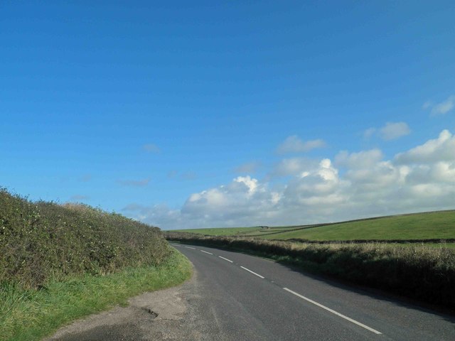 Layby on B3301 near Hell's Mouth