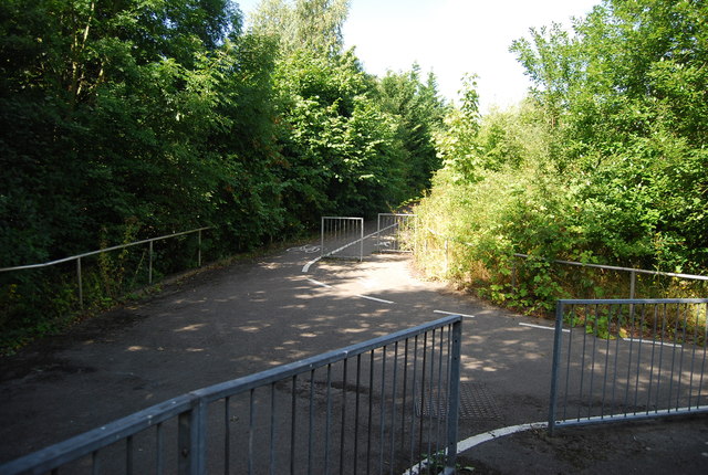 Cycle tracks and paths near the A20