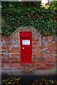 SP2069 : Victorian postbox at Rowington by Tiger