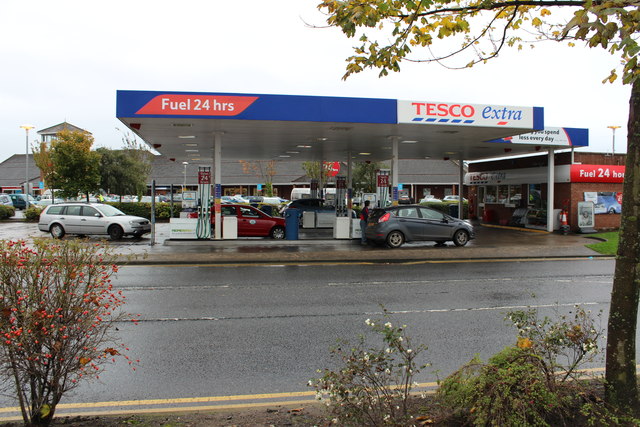 tesco-24-hour-fuel-ayr-billy-mccrorie-cc-by-sa-2-0-geograph