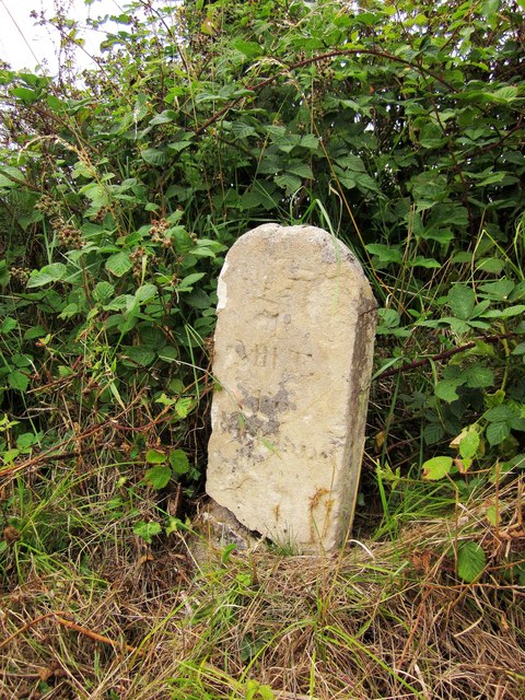 Milestone, Woodhead © Derek Harper :: Geograph Britain and Ireland