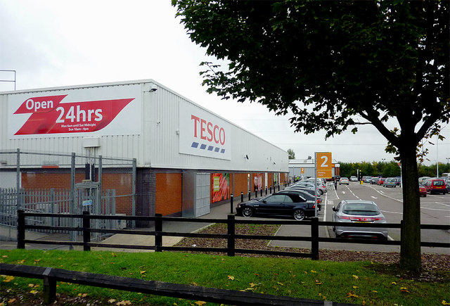 Tesco store in Willenhall, Walsall © Roger Kidd cc-by-sa/2.0 ...