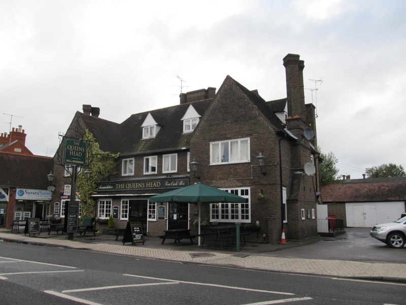 The Queens Head, Horsham © Richard Rogerson cc-by-sa/2.0 :: Geograph ...