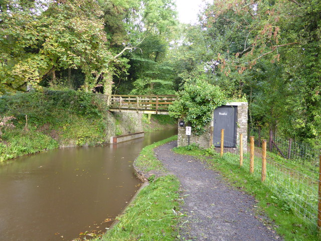 Footbridge over the Mon. & Brec. canal at Llangattock
