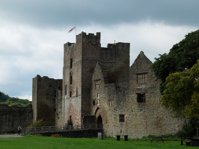 Ludlow Castle © John Allan cc-by-sa/2.0 :: Geograph Britain and Ireland