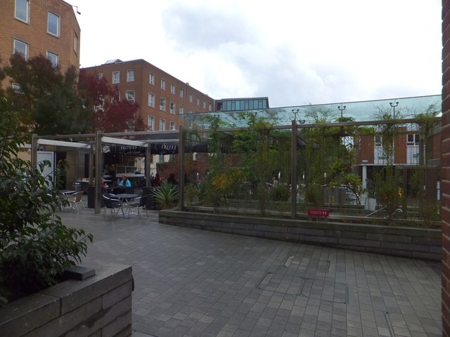 Open-air coffee shop, Exeter city centre © David Smith ...