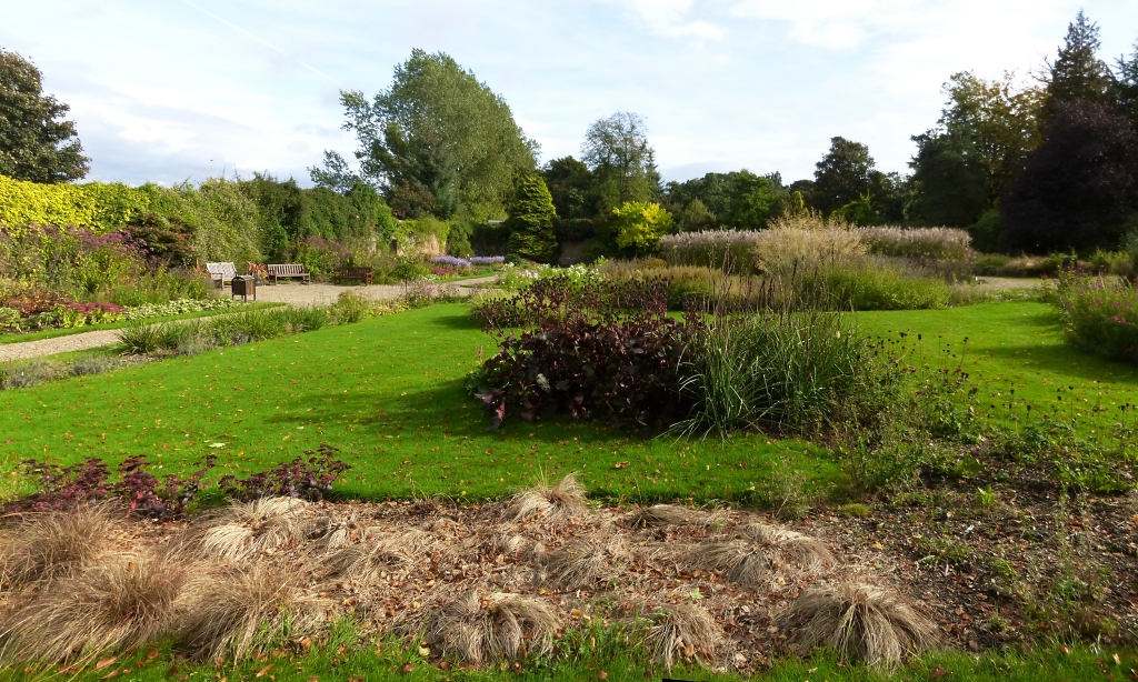 Barshaw Park: the Peace Garden © Lairich Rig cc-by-sa/2.0 :: Geograph ...