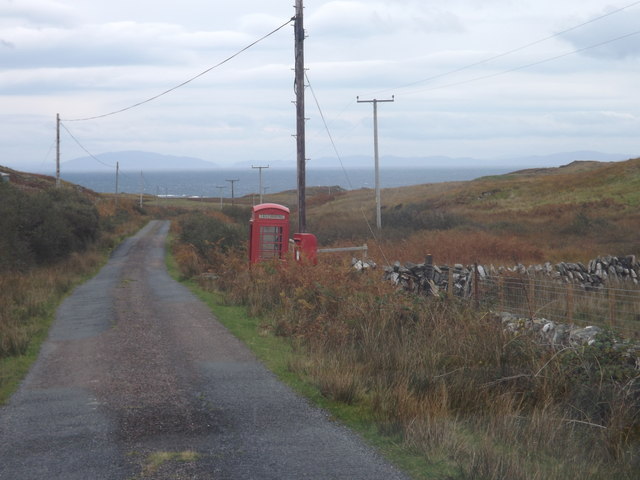 Post box and Telephone box at Uisken