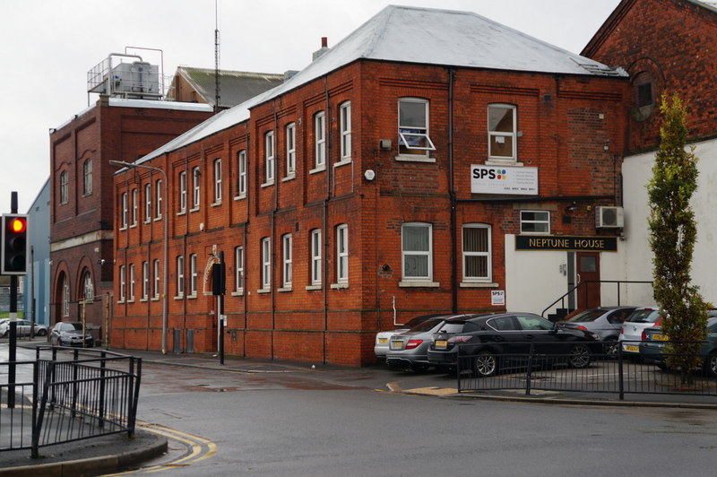 Neptune House on Neptune Street, Hull © Ian S cc-by-sa/2.0 :: Geograph ...