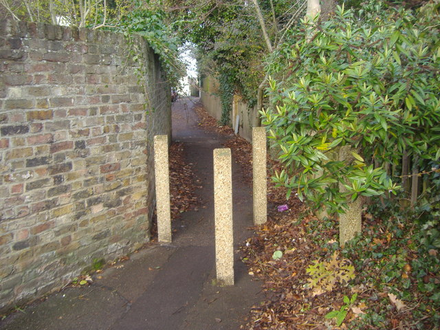 Footpath from Roxeth Hill to West Hill, Harrow