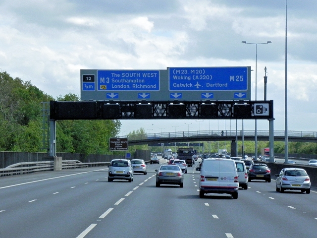 M25 Approaching Junction 12 (Thorpe... © David Dixon cc-by-sa/2.0 ...