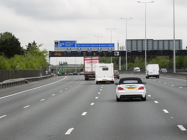 Clockwise M25, Egham © David Dixon :: Geograph Britain and Ireland