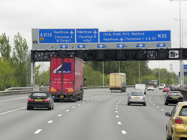 Clockwise M25 Approaching Junction 14 © David Dixon :: Geograph 