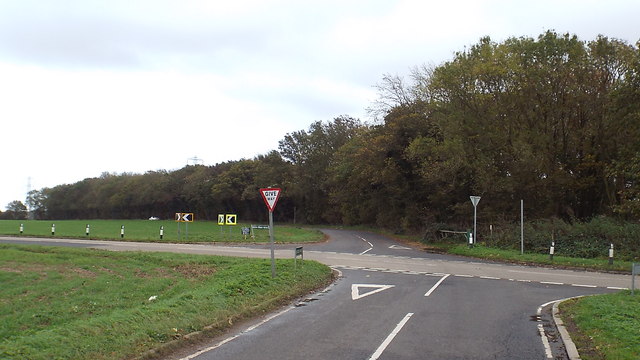 Country road junction near Bredhurst © Malc McDonald cc-by-sa/2.0 ...