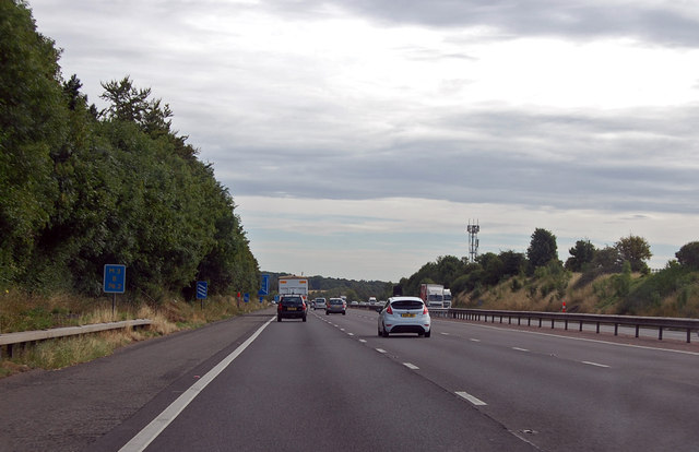 M3 approaching junction 6 © Julian P Guffogg :: Geograph Britain and ...