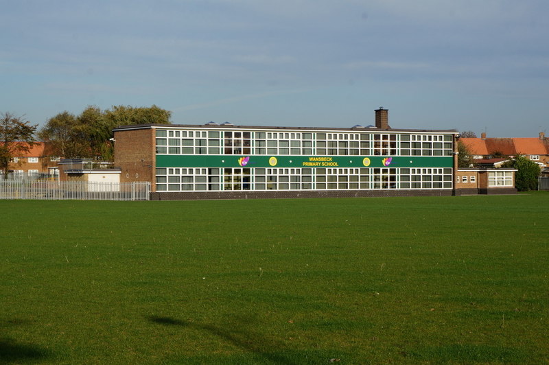 Wansbeck Primary School, Longhill... © Ian S cc-by-sa/2.0 :: Geograph ...