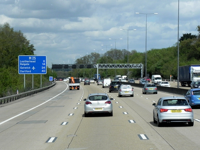 M25, Thornets Wood © David Dixon :: Geograph Britain and Ireland