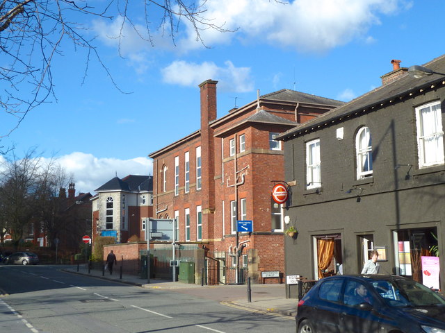 Altrincham Hospital © Anthony O'Neil cc-by-sa/2.0 :: Geograph Britain ...