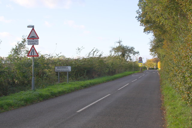Entering Bucknell on the Bicester Road