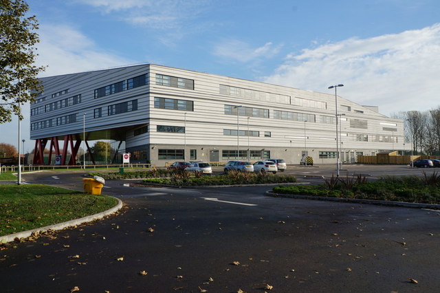 Andrew Marvell School on Barham Road © Ian S cc-by-sa/2.0 :: Geograph ...