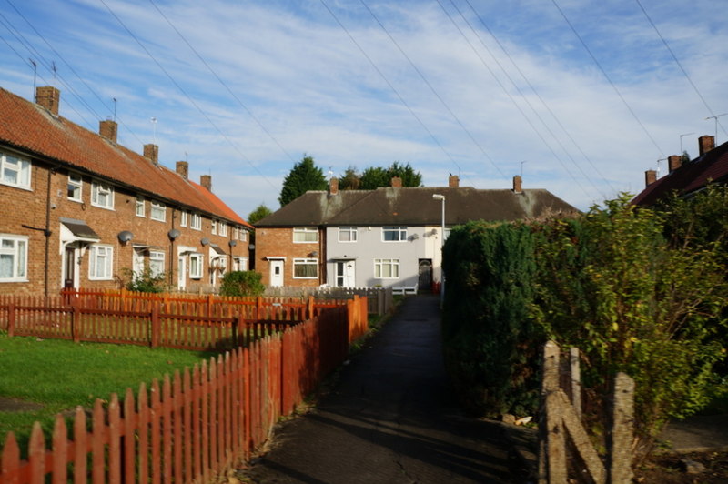 Staveley Road, Bilton Grange Estate,... © Ian S ccbysa/2.0