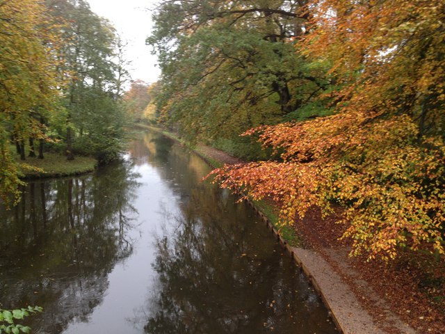 Lancaster Canal in the Autumn © John H Darch cc-by-sa/2.0 :: Geograph ...