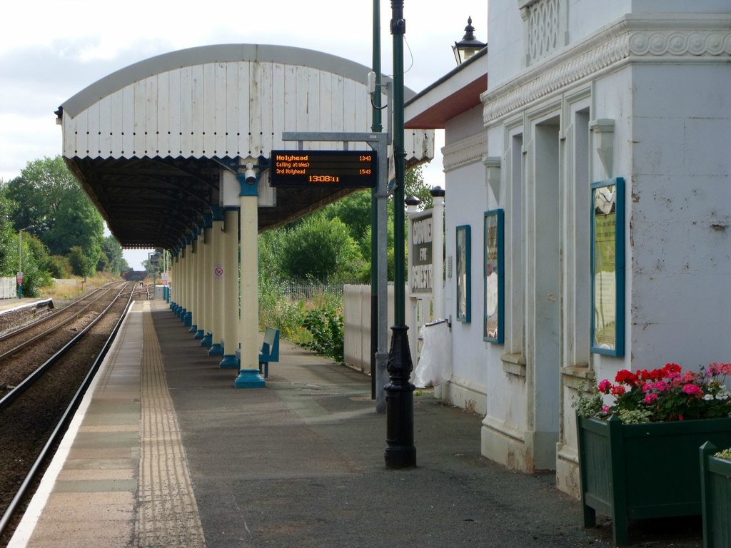 Gobowen Railway Station © nick macneill cc-by-sa/2.0 :: Geograph ...