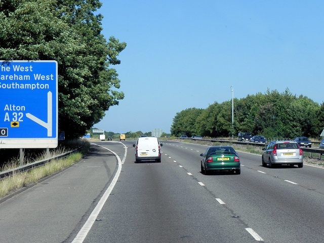 M27, Exit at North Hill © David Dixon cc-by-sa/2.0 :: Geograph Britain ...