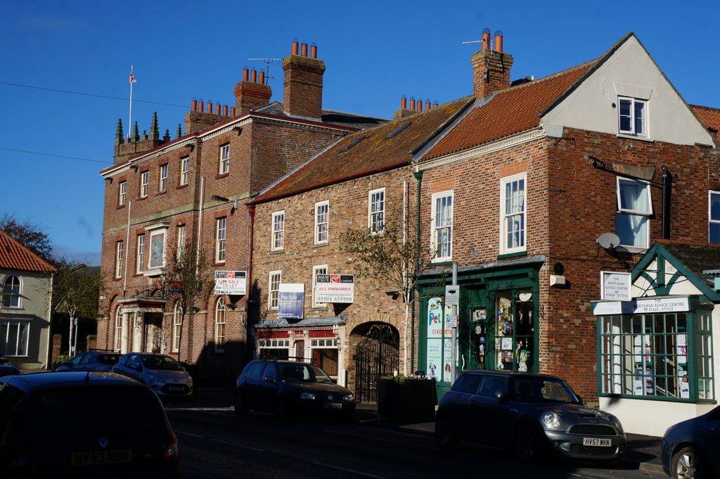 The Londesborough Arms Hotel © Ian S cc-by-sa/2.0 :: Geograph Britain ...