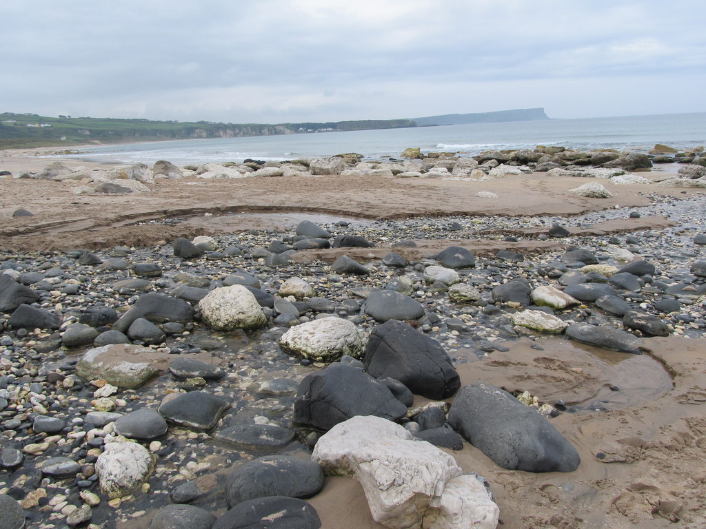 basalt-and-mudstone-boulders-in-the-bed-eric-jones-geograph