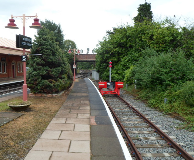 Red buffer stop at the end of platform 3 at Stratford-upon-Avon railway station