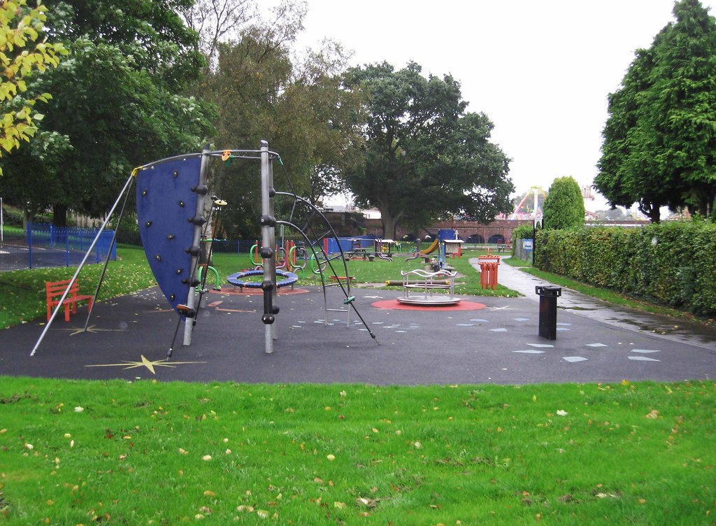 Riverside Meadows Play Area,... © P L Chadwick :: Geograph Britain and ...