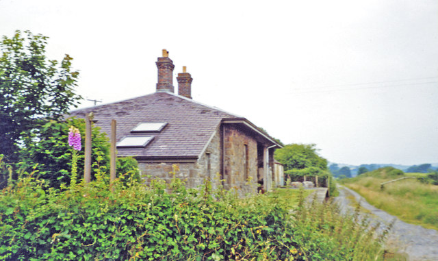 Former Llanarthney station © Ben Brooksbank cc-by-sa/2.0 :: Geograph ...