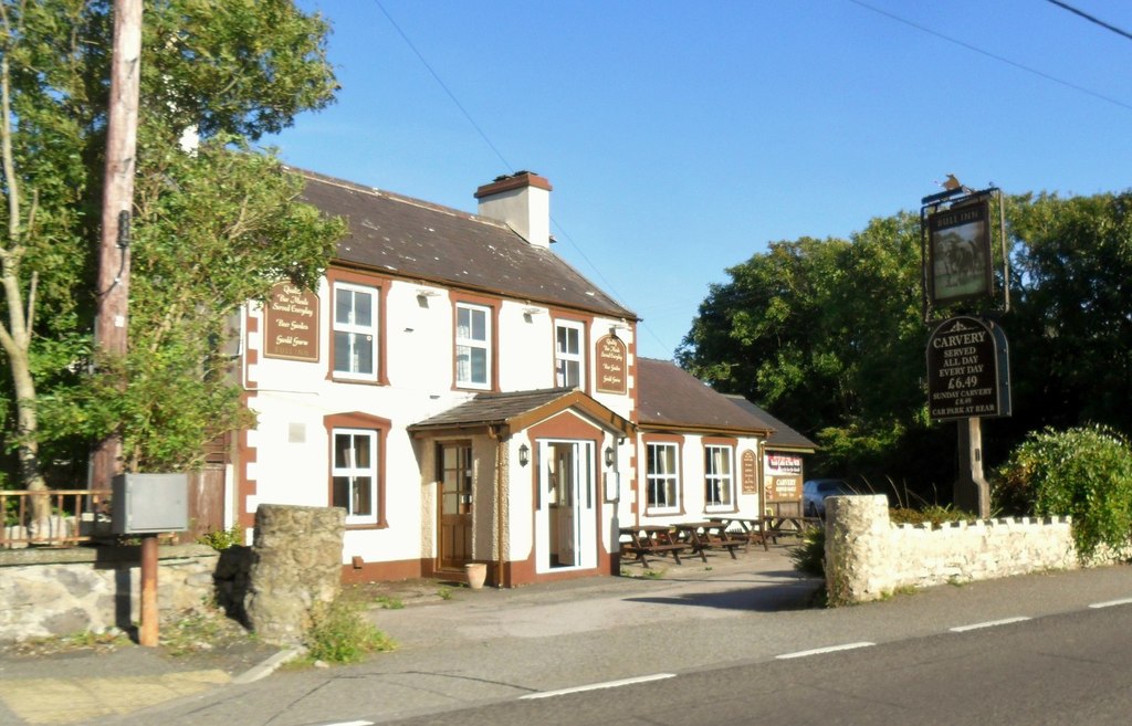 The Bull Inn, Pentraeth © nick macneill cc-by-sa/2.0 :: Geograph ...